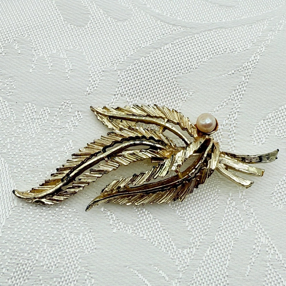 Vintage Retro 60s Autumn Fall Leaf Foliage Gold Tone Costume Pin Brooch